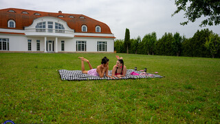 Blonde Stepgranny and Brunette Stepdaughters Lesbian Sleepover - лучшее порно без регистрации 1PORNO.NET