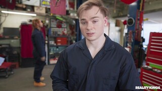 Cumshot in the Auto Shop - лучшее порно без регистрации 1PORNO.NET