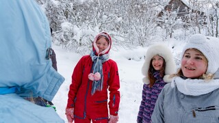 Teen Lesbians Play in the Snow - лучшее порно без регистрации 1PORNO.NET