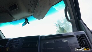 Brunette Belle Takes a Ride on a Big Cock - лучшее порно без регистрации 1PORNO.NET