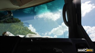Tony Rubino and Juniper Ren's Steamy Tree Encounter - бесплатное порно на 1PORNO.NET