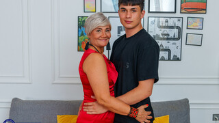 Stepson Fucks 53yo Stepmom Arwen in Hardcore Scene - бесплатное порно на 1PORNO.NET