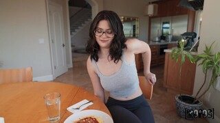 Titty Fucking Spaghetti with Ellie Nova - бесплатное порно на 1PORNO.NET