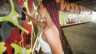Skinny Ebony Girl Gets Pierced and Painted - лучшее порно без регистрации 1PORNO.NET
