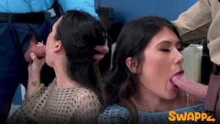 Charlotte Mae's Deepthroat Adventure with Officer - лучшее порно без регистрации 1PORNO.NET