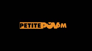 A Petite Lady's Soothing Touch - лучшее порно без регистрации 1PORNO.NET