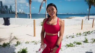 Athletic Latina Gets Titty Fucked on the Beach - лучшее порно без регистрации 1PORNO.NET