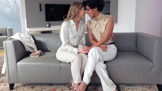 Tiffany and Selva's Naughty Threesome Confessions - лучшее порно без регистрации 1PORNO.NET