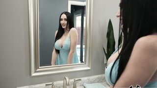 Violet Loves Don's Big Tits - лучшее порно без регистрации 1PORNO.NET