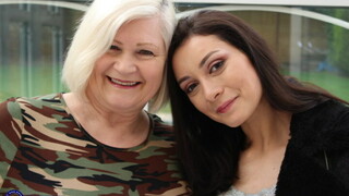 Valentina Bianco Helps GILF Lacey Starr Reach Orgasm - лучшее порно без регистрации 1PORNO.NET