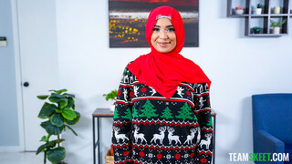 Babi's First Time Fucking on Christmas - лучшее порно без регистрации 1PORNO.NET