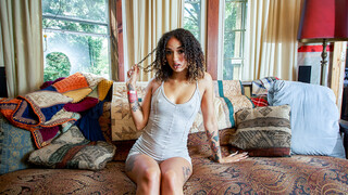 Interracial Encounter: I Walked In on My Neighbor's Solo Act - лучшее порно без регистрации 1PORNO.NET