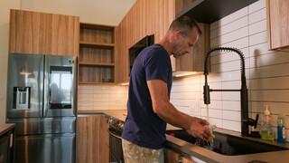 Brunette Temptress Breaks Rules - бесплатное порно на 1PORNO.NET