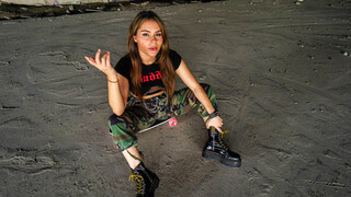 Nicole Aria Skates - лучшее порно без регистрации 1PORNO.NET