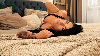 Tattooed Brunette's Masturbation Session - бесплатное порно на 1PORNO.NET