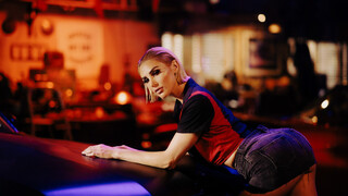 Blonde Bombshell in the Chop Shop - лучшее порно без регистрации 1PORNO.NET