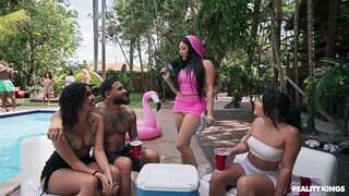 Wild Outdoor Sex: Money Talks - лучшее порно без регистрации 1PORNO.NET