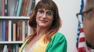 Shemale Seduces in School - бесплатное порно на 1PORNO.NET