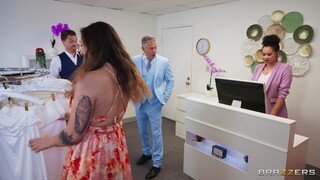 Bride Gets Gangbanged by Bridesmaids in Crazy Threesome - бесплатное порно на 1PORNO.NET