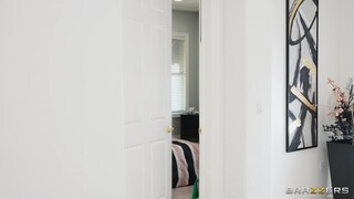  FFM Trio: Kira Noir, Charles Dera, and Cassie Del Isla Get Down - лучшее порно без регистрации 1PORNO.NET