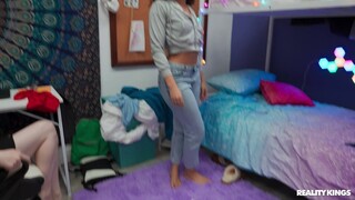 Delicious College Girls - лучшее порно без регистрации 1PORNO.NET