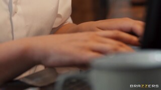 Tattooed European Girl Gets Titty Fucked - лучшее порно без регистрации 1PORNO.NET