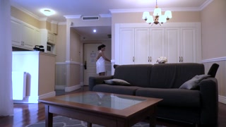 Ruby Sims' Deepthroat Action in Hotel Room - лучшее порно без регистрации 1PORNO.NET