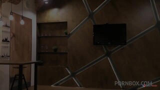Tattooed Brunette Kriss the Foxx Sucks Nick Whitehard's Cock - лучшее порно без регистрации 1PORNO.NET