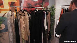 Salesgirl Gets Fucked in Multiple Positions - лучшее порно без регистрации 1PORNO.NET