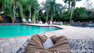 Luke Cooper and Kylie Rocket by the Pool - лучшее порно без регистрации 1PORNO.NET