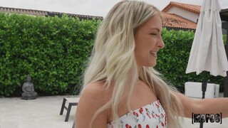 Blowjob Queen Emma Bugg - лучшее порно без регистрации 1PORNO.NET