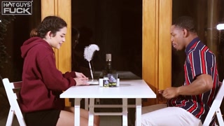 Mr. Entertainer Russel West Talks to Latina Siren Leah Rodriguez - лучшее порно без регистрации 1PORNO.NET