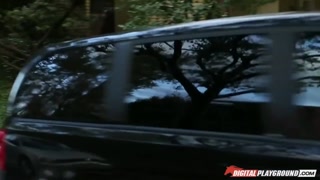 Outdoor Car Sex with Big Tit Brunette - Tommy Gunn Fingering & Licking - лучшее порно без регистрации 1PORNO.NET