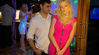 Bella Blond's Bra and Lingerie Tease - бесплатное порно на 1PORNO.NET