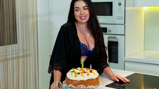 Tall Girl Gets Her Birthday Wish - лучшее порно без регистрации 1PORNO.NET