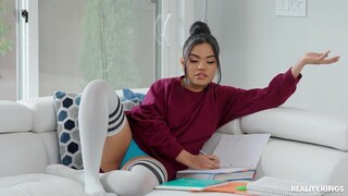 Summer Col Gets Anal from Mom's Coach - бесплатное порно на 1PORNO.NET