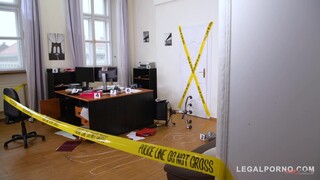 Police Officer Mia Linz Gets Fucked Hard in the Ass by Two Studs - лучшее порно без регистрации 1PORNO.NET