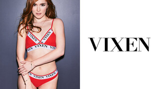 Beautiful Redhead Jia Lissa Enjoys Paris - бесплатное порно на 1PORNO.NET
