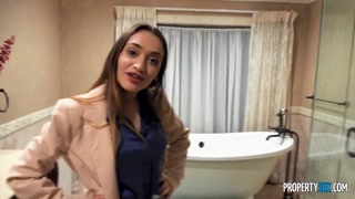 Sexy Sera Beats Mom - бесплатное порно на 1PORNO.NET