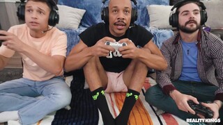 Interracial Threesome with Gamers - бесплатное порно на 1PORNO.NET